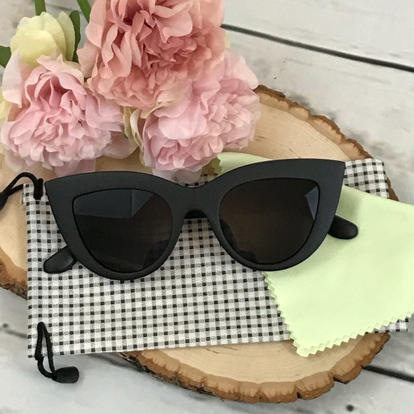 Oversized Vintage Black Cat Eye Tinted Sunglasses - Picture 6 of 6